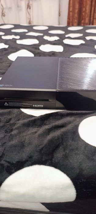 Vând Xbox one in stare bună