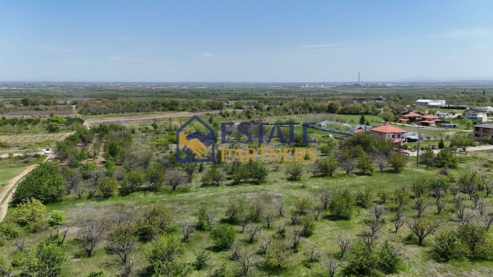 Парцел в Пловдив, област-с.Брестник площ 2699 цена 125000
