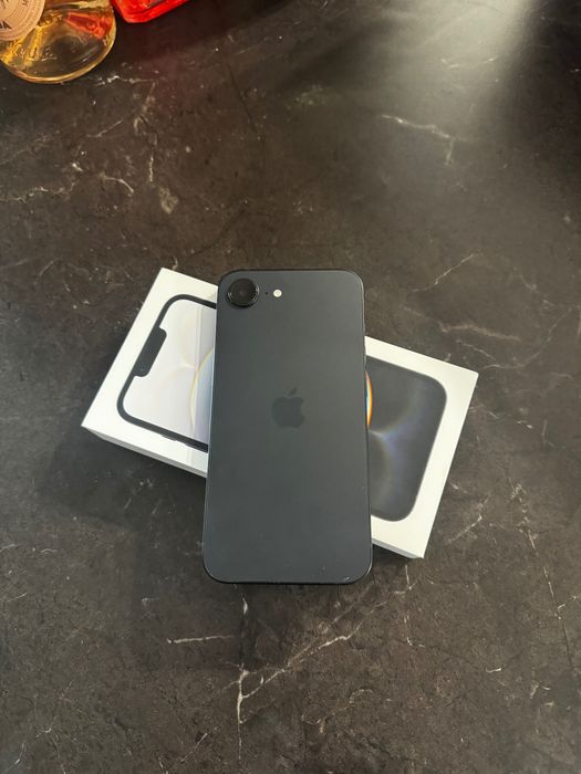 iPhone 16e / 128Gb / In Garanție