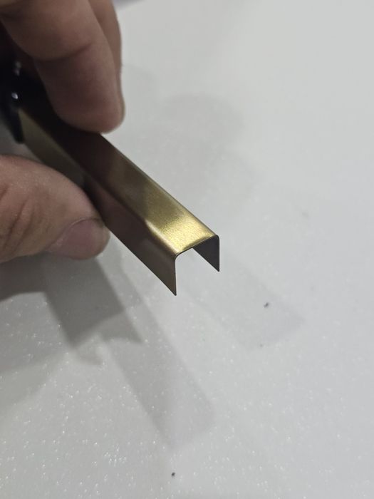 Металлический порожек П - образный