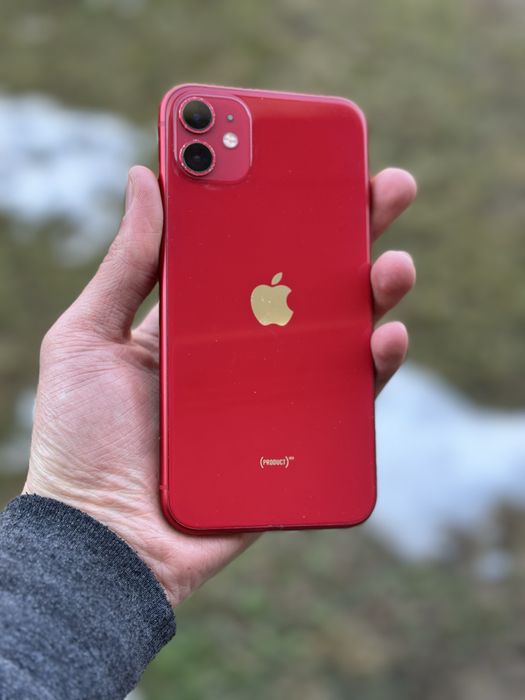 iPhone 11 64GB red