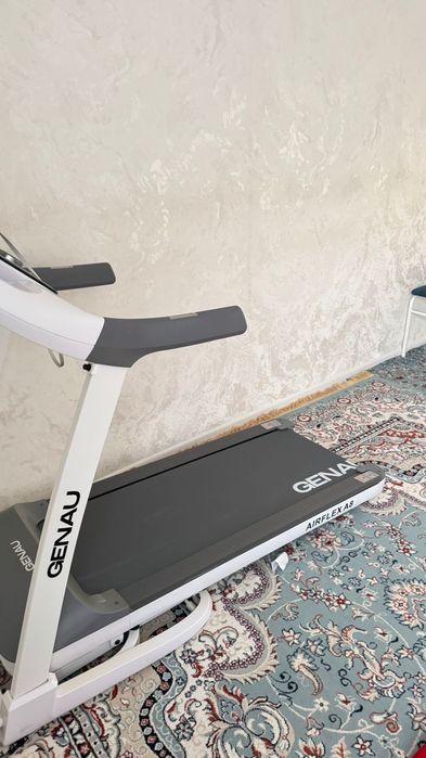 Беговая дорожк от GENAU airflex A8