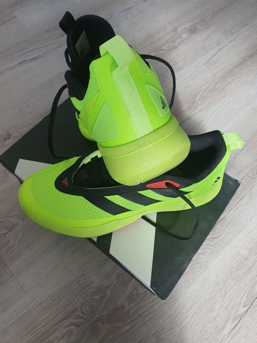 Маратонки Adidas Subzone