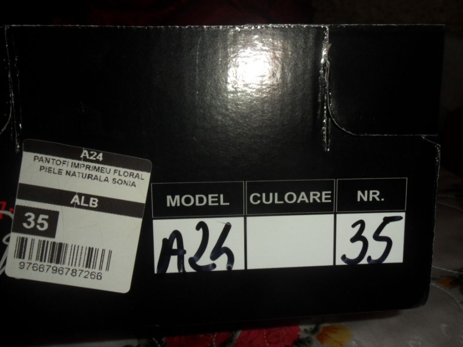 Pantofi piele naturala imprimeu floral 35
