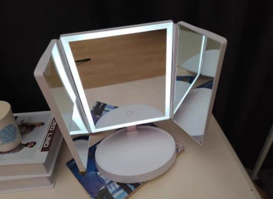 Зеркало тройной косметическое для макияжа с Led подсветкой сенсорный
