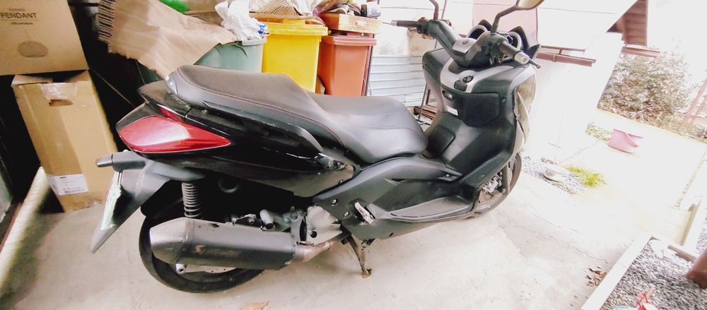 VAND scooter YAMAHA X-max 125 mc