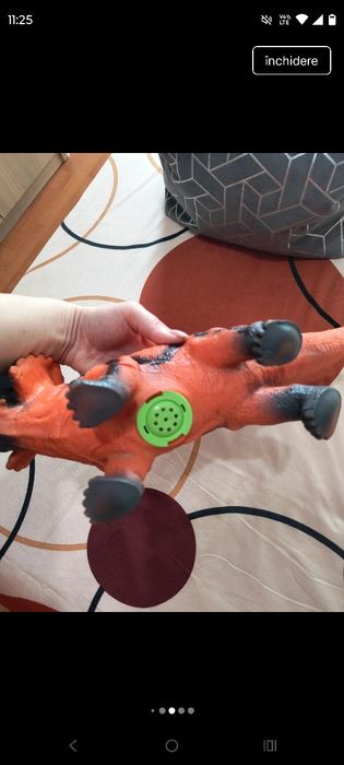 Dinozaur din plastic cauciucat cu sunete