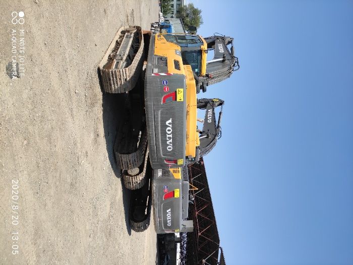 Экскаватор Volvo EC300DL с гидромолотом