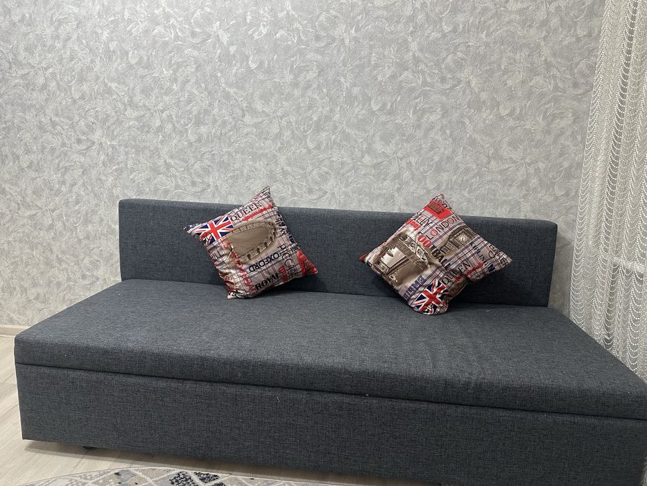 Диван , есть 2 одинаковых!