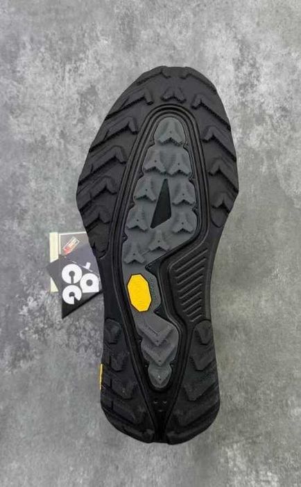 Продавам нови мъжки маратонки Nike ACG Zegama Trail all black