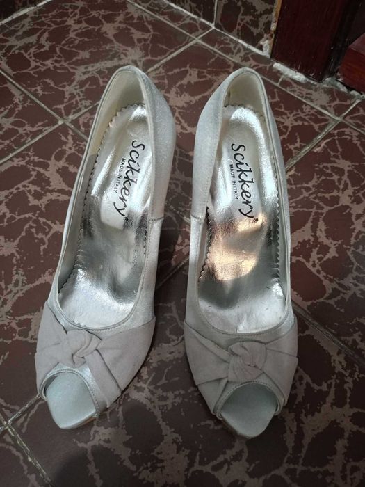 Дамски обувки с ток