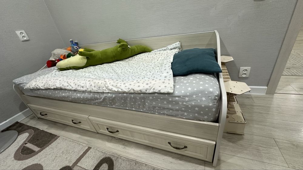 Детский гарнитур. Шкаф+кровать