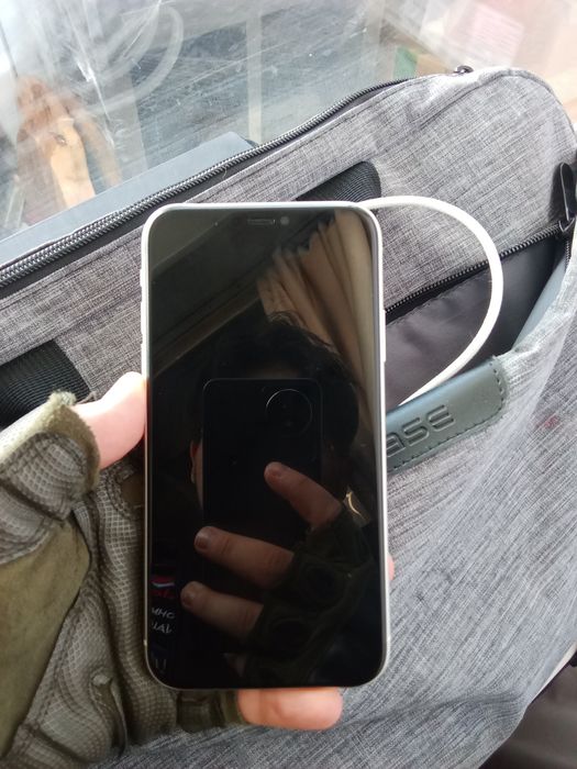 Айфон 11 128гб сырты сынған қалғаны істеп тұр