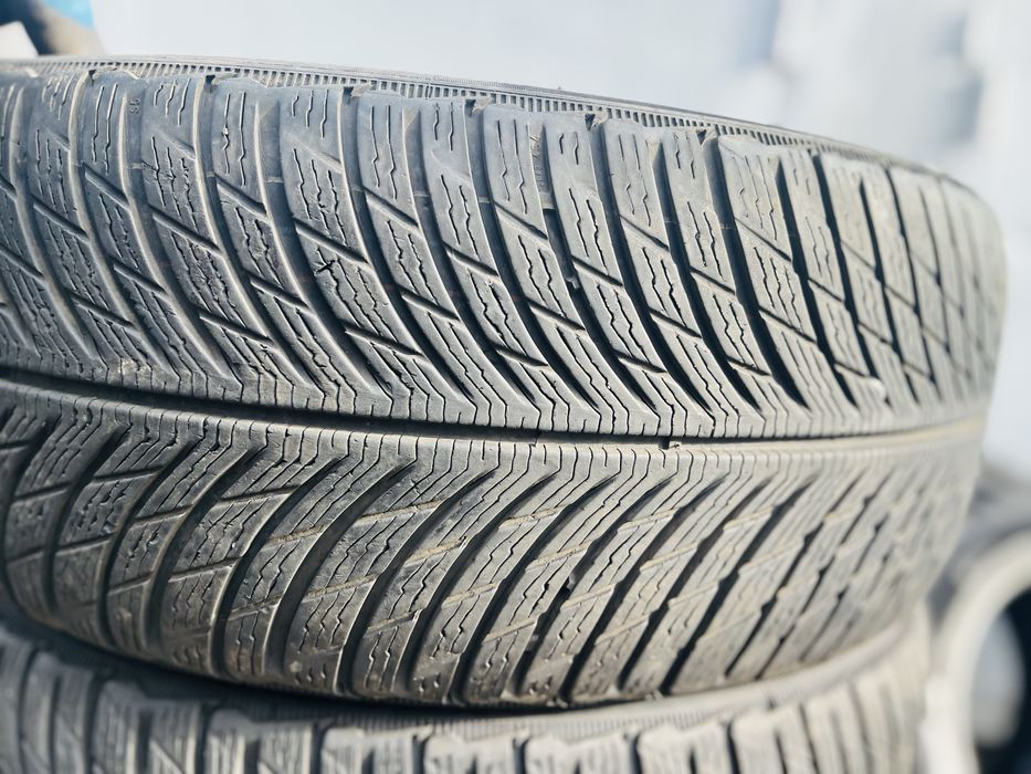 235 /55 /17 – комплект зимних шин