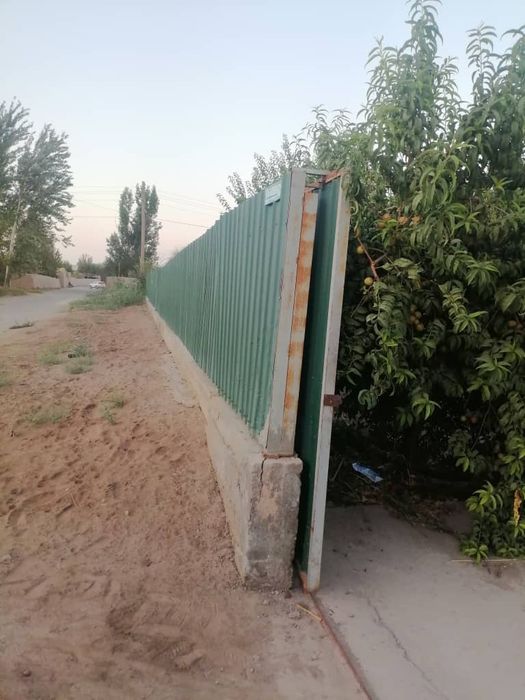 Uy sotiladi xamma qulayliklariga ega