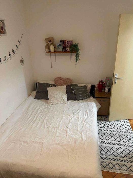 3000 lei  -inchiriez ap.4 camere ,parang nr.8 manastur cluj-napoca