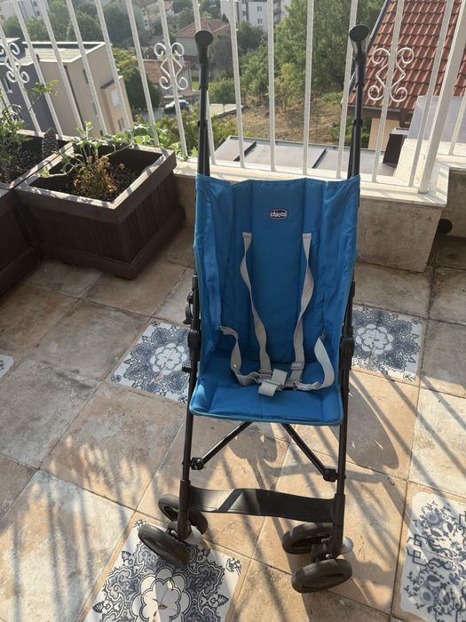 Детска сгъваема количка Chicco .