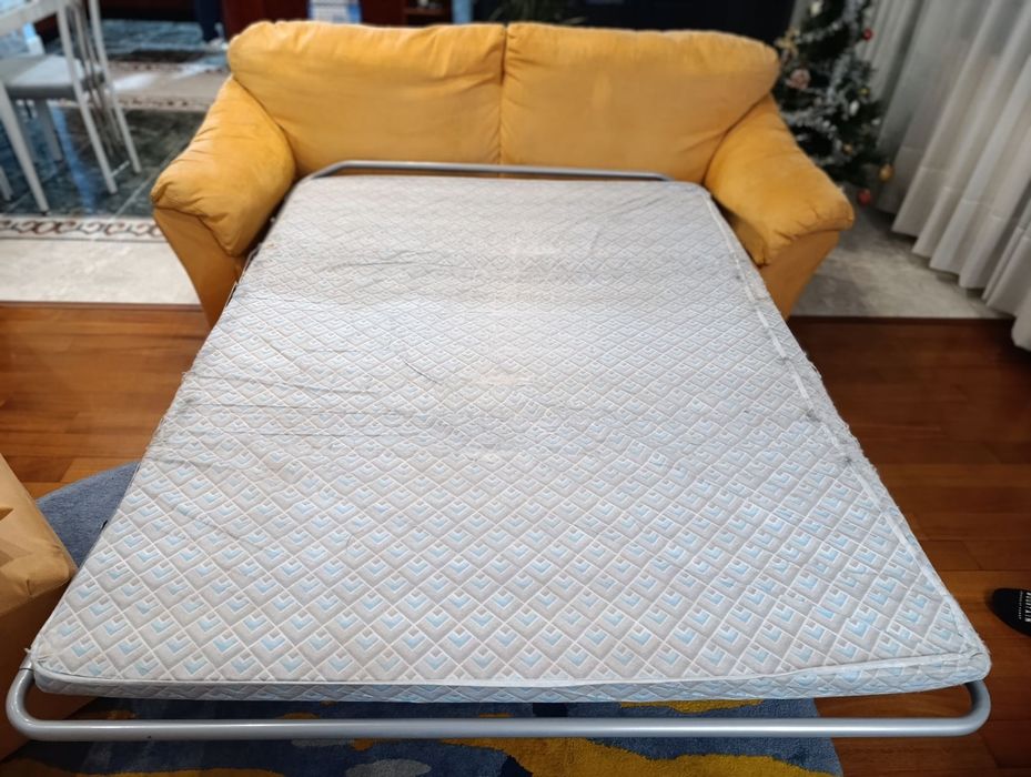 Разтегателен италиански диван