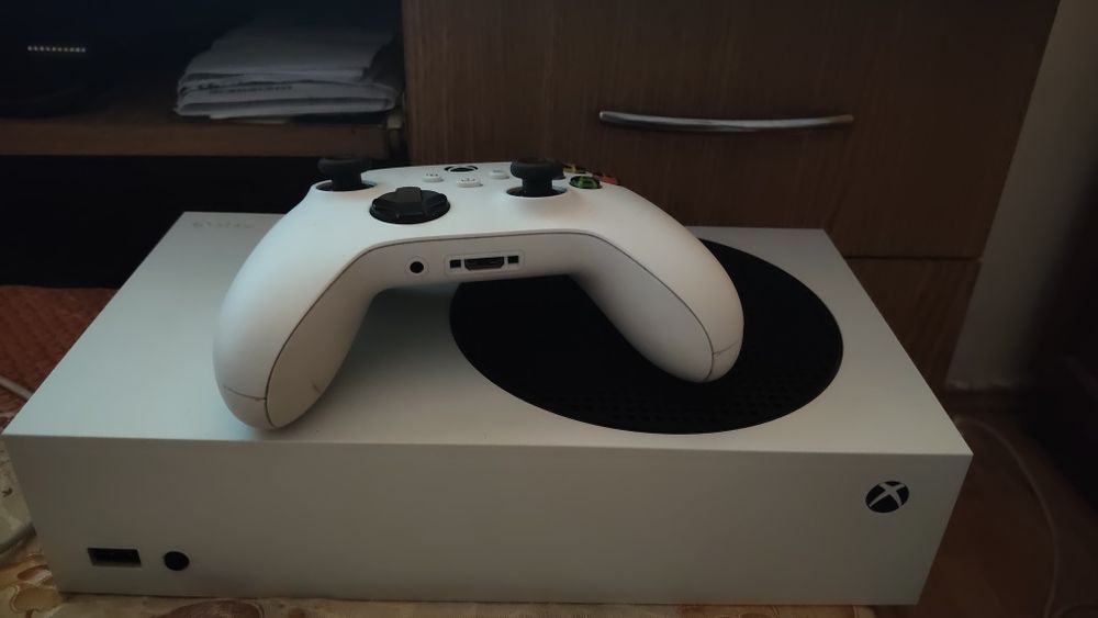 Xbox Series S Ca Nou + 2 Manete + GARANȚIE + FC25 & FC26 pe cont!!