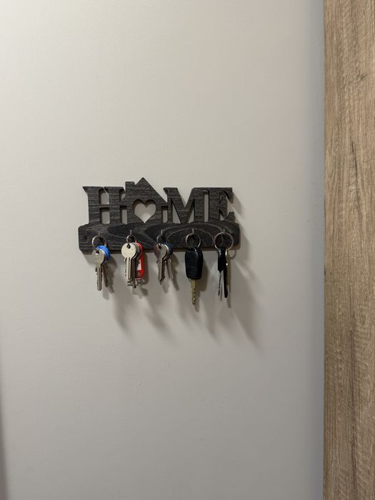 Стойка закачалка за ключове