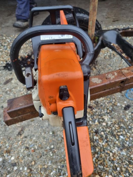 Vând drujba Stihl 230