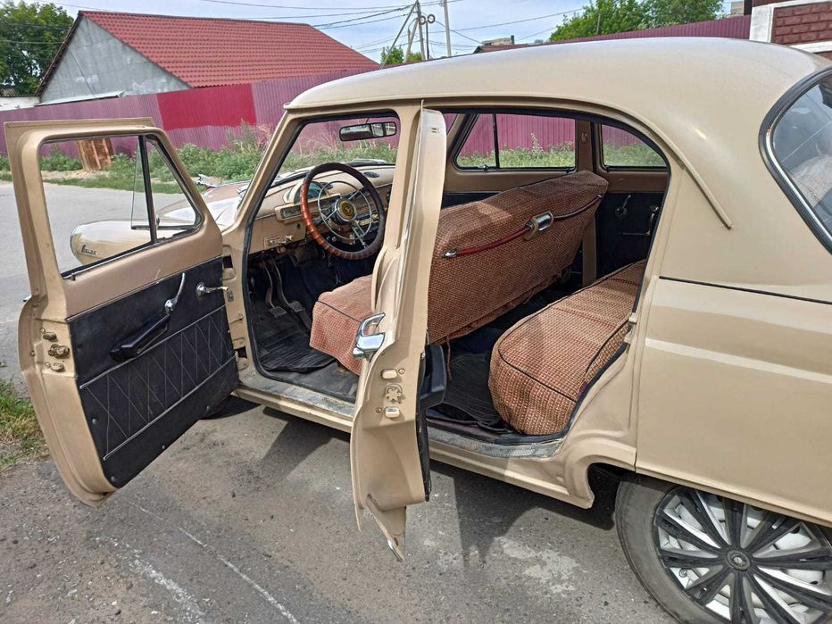 Продам автомобиль Волга Газ21