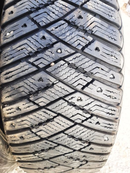 Продам шины 205/55/16