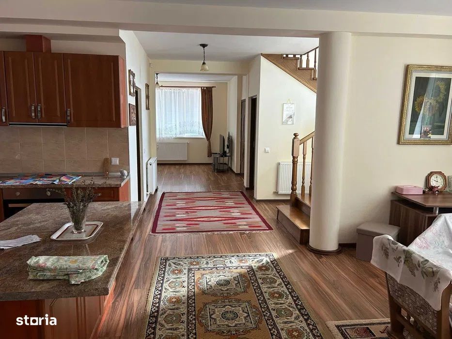 Platoul Cornesti - Vanzare casa 5 camere - Str. Posada
