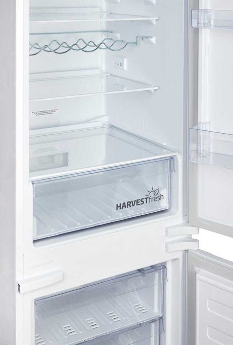 Хладилник с фризер за вграждане BEKO BCHA275K4SN