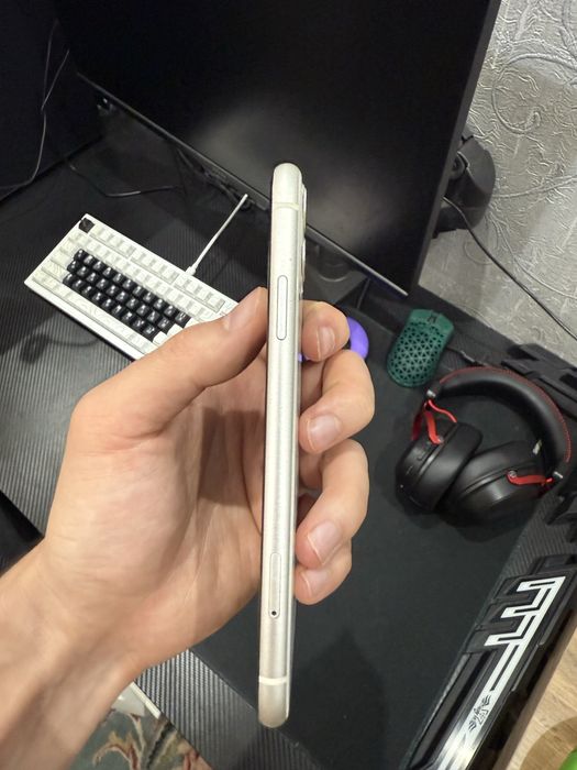 Продам Iphone 11 64GB