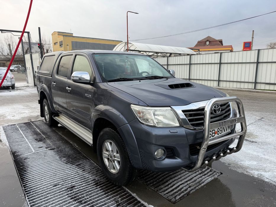Vând Toyota Hilux