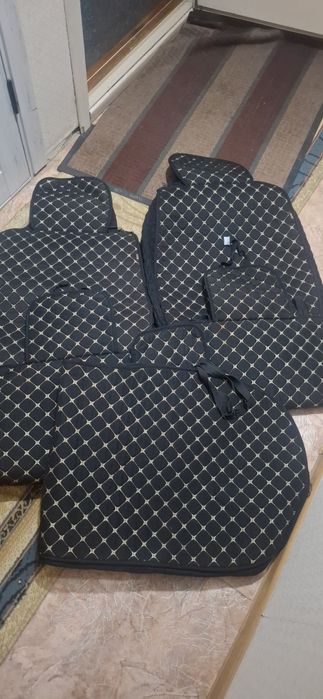 Продам комплект  авточехлов