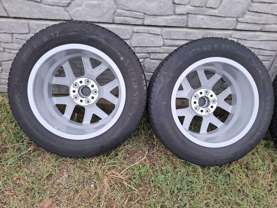 Джанти с нови зимни гуми 17 Bmw X1 ,X2 -5х112