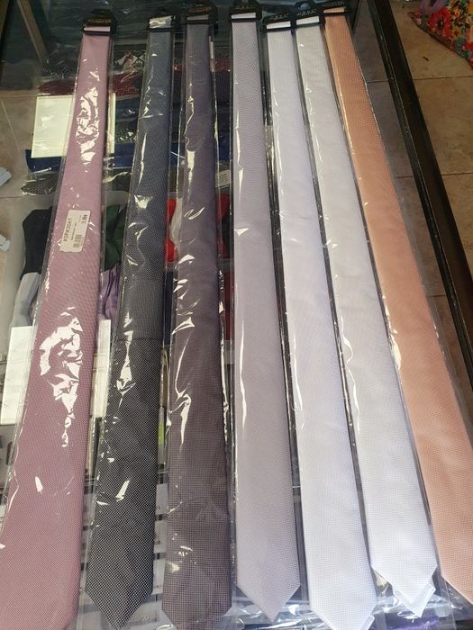 НОВИ вратовръзки, различни цветове и дебелина