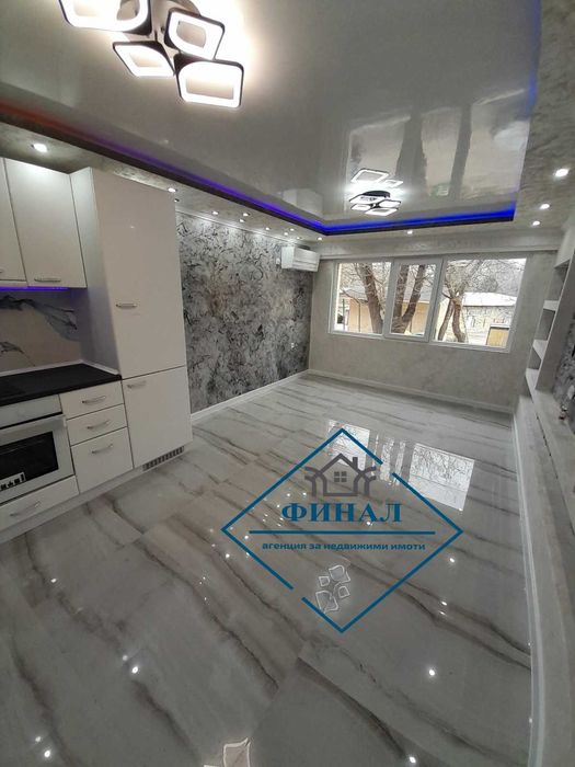 Продава се Двустаен апартамент в Шумен, Добруджански - 68 кв.м за 2025 €/кв.м - Снимка #8