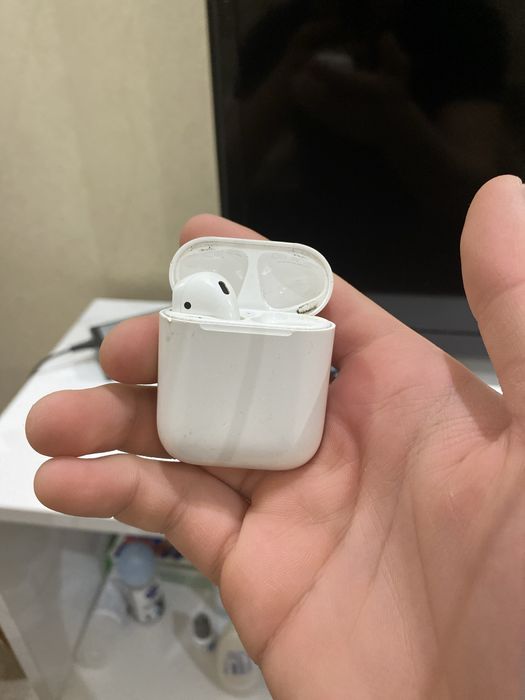 Кейс + левый наушник Airpods