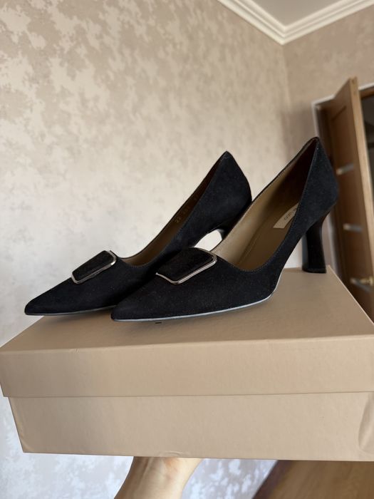 Продается новая туфли