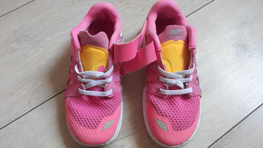 Adidasi  Nike roz