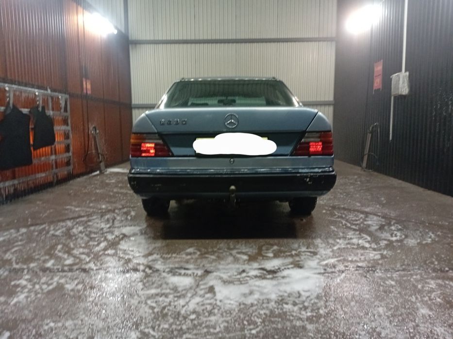 Продам мерседес E230