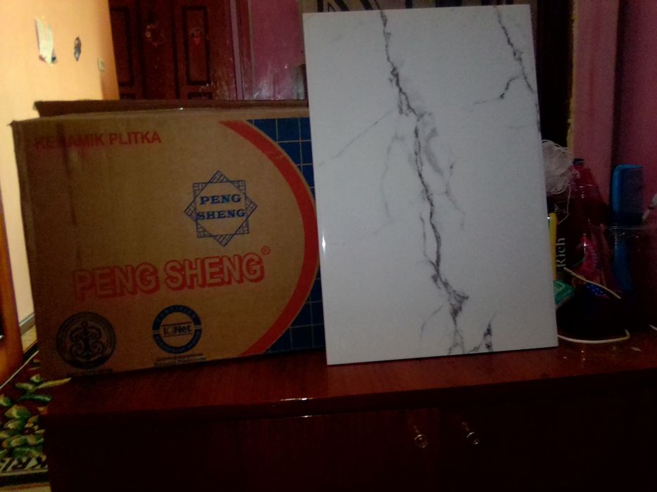 Kafel 30*45 sotiladi 8,2 kvadrat.