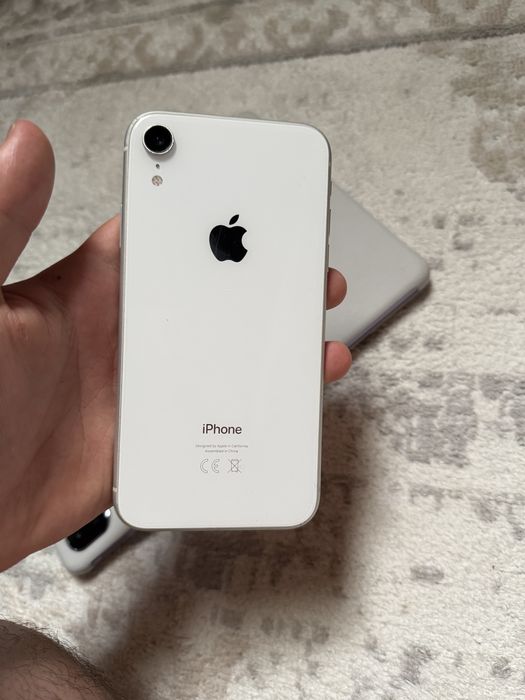 Продам Iphone XR 64GB