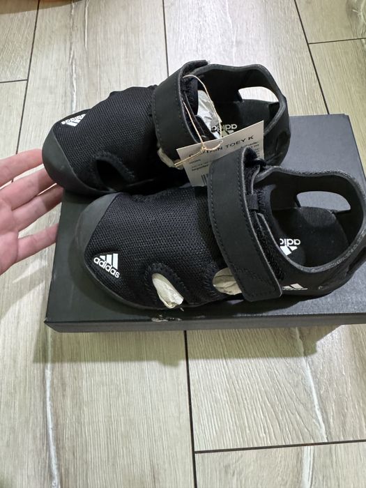 Нови оригинални детски сандали Adidas