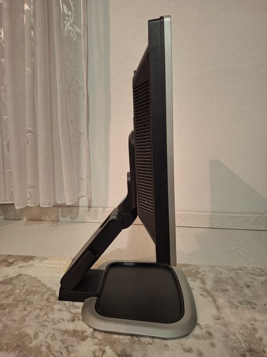 Monitor LCD HP L1950g KR145AA