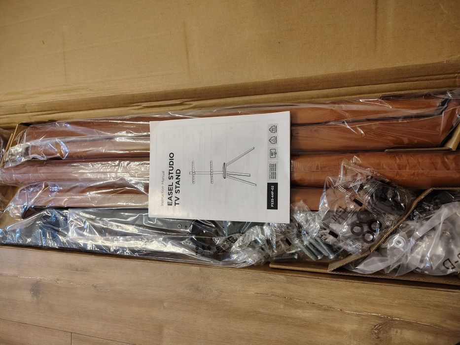 Stand de podea BRATECK FS35-44F-02 pentru TV de 45-65" până la 40 kg,