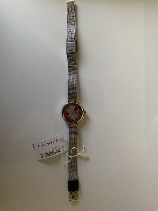 Продавам дамски часовник Bering
