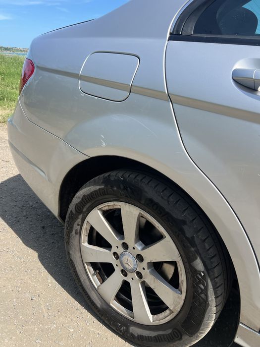 Mercedes Benz C180 automatic 2012