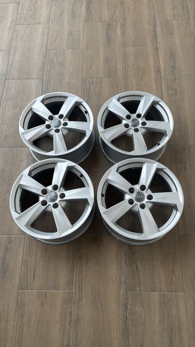 Jante 17 Originale Audi R17 5x112/butuc 57,1 mm/Jenți /Genți/ Aliaj/Aluminium/Audi A3 A4 A6 Q2 Q3
