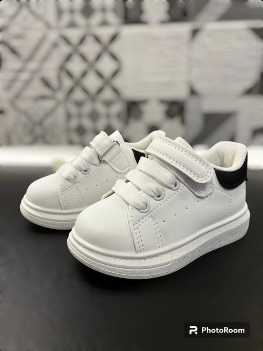 Adidasi - încaltaminte pentru copii si bebelusi