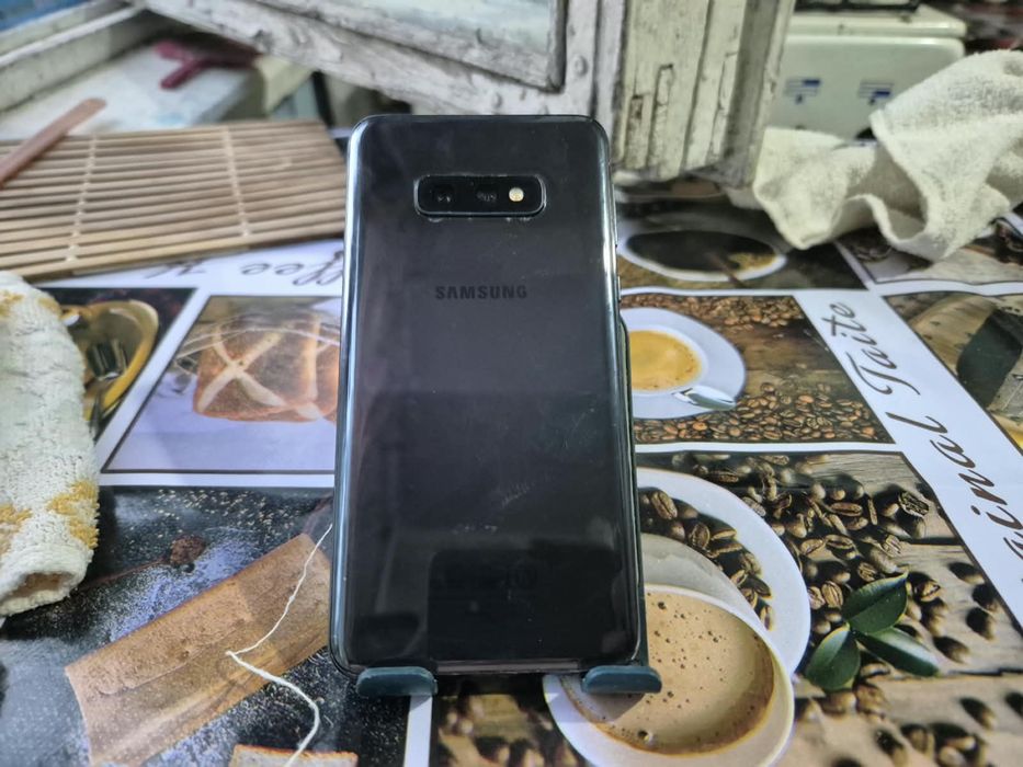 Samsung s 10 e / Самсунг с 10 е