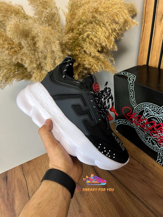 39-45 Versace Chain Black And White